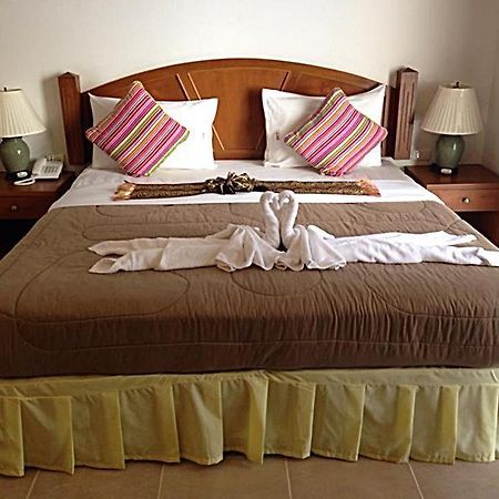 Mt Hotel Patong Phuket Bagian luar foto